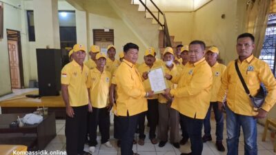 Puluhan Komdes Kecamatan Muara Enim Kota Geruduk Kantor DPD Golkar!